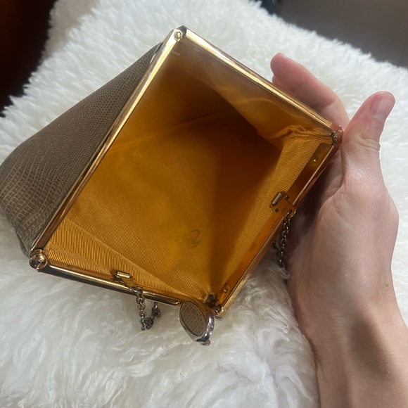 Vintage leather Etra genuine beige leather Evening Clutch with Chain Handle - Picture 5 of 11